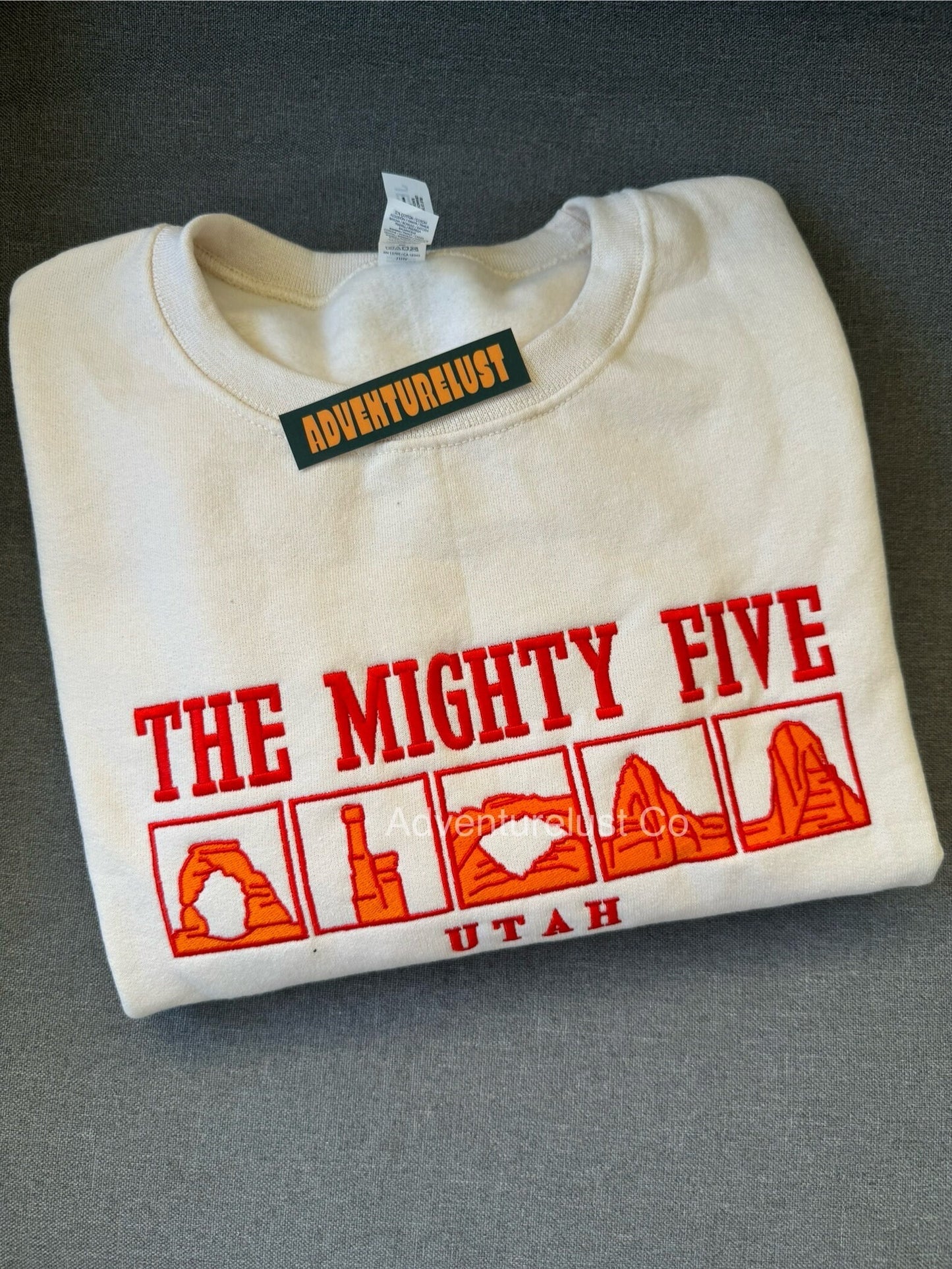 Embroidered the mighty five national parks utah crewneck — Adventurelust